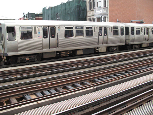 3200-series train at Armitage