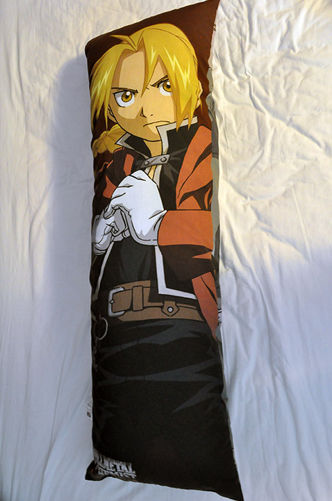Fullmetal Alchemist body pillow - Edward