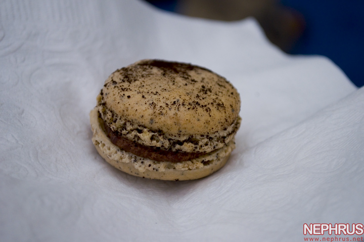 Chocolate espresso macaron